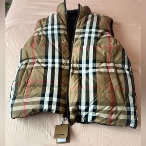 Burberry vest size Large